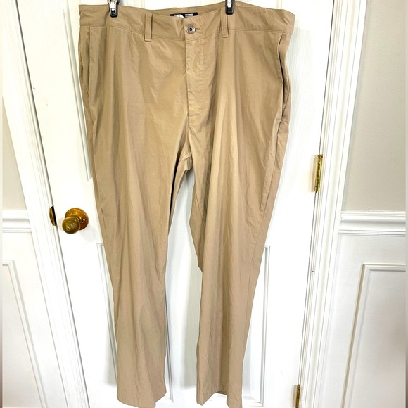 The North Face Pants Mens 38 X32 Chino Straight Outdoors Performance Khaki Nylon - Picture 1 of 9